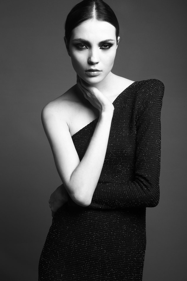 Photo of model Mariane Fassarella - ID 381182
