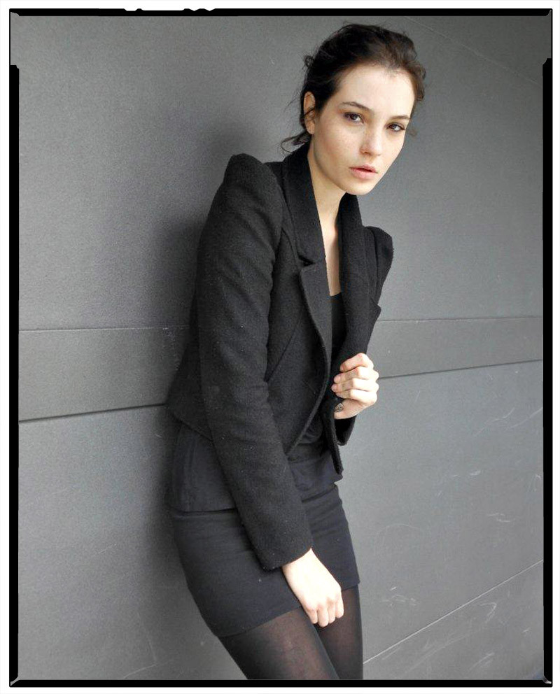Photo of model Mariane Fassarella - ID 387666