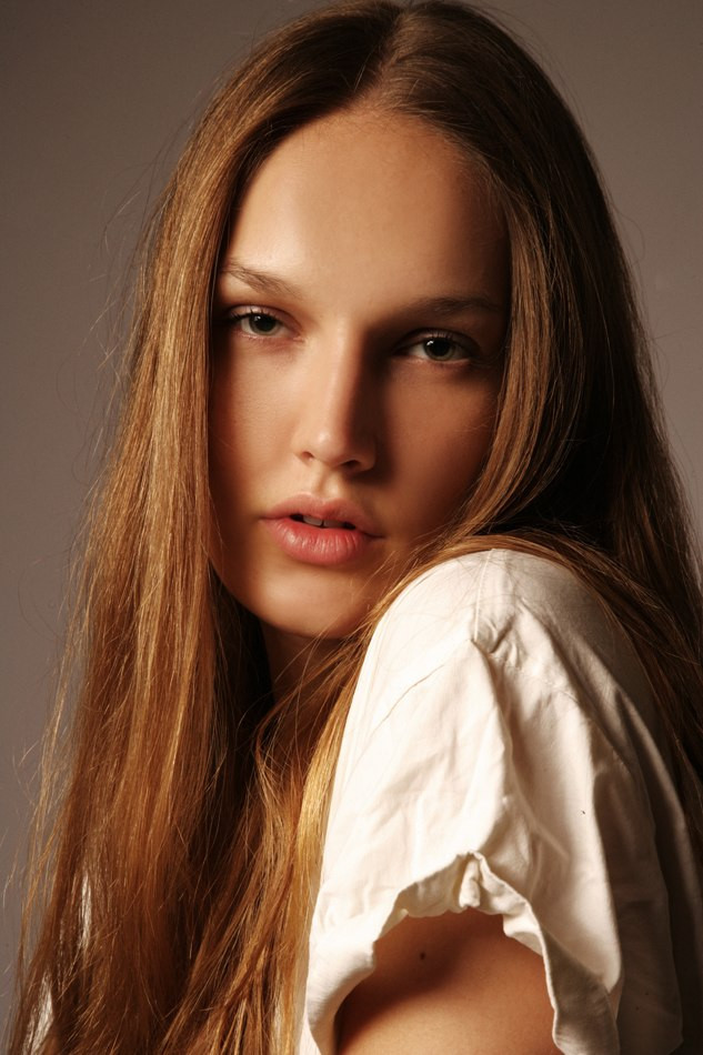 Photo of model Manon Krol - ID 381453