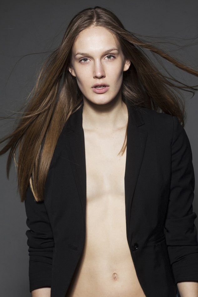 Photo of model Manon Krol - ID 381469