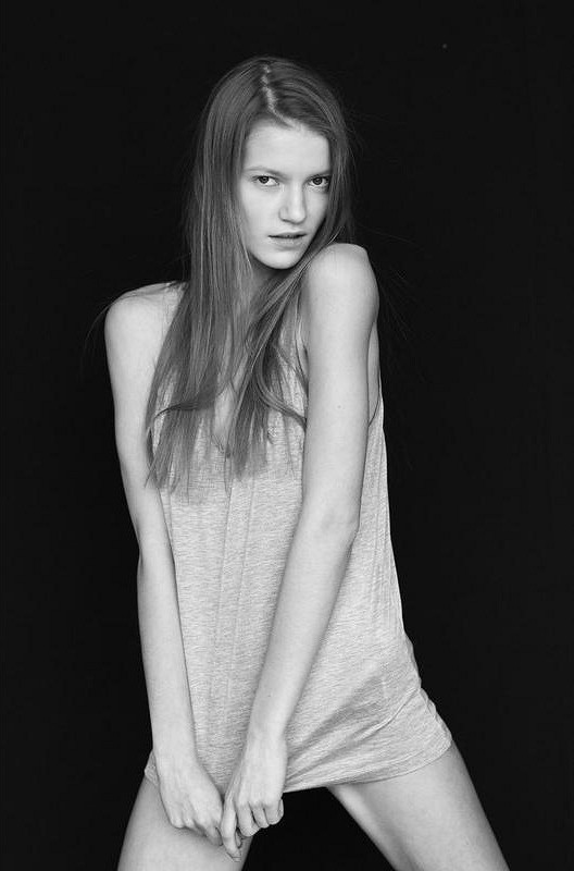 Photo of model Julia Suszfalak - ID 382682