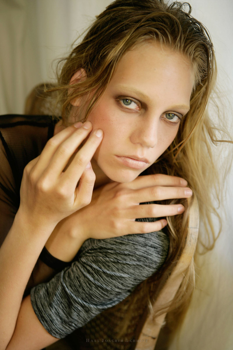 Photo of model Laura Schellenberg - ID 383985