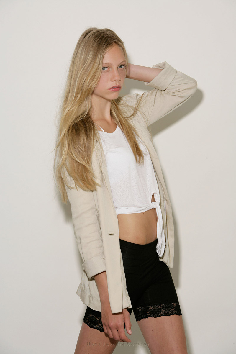 Photo Of Fashion Model Laura Schellenberg Id Models The Fmd