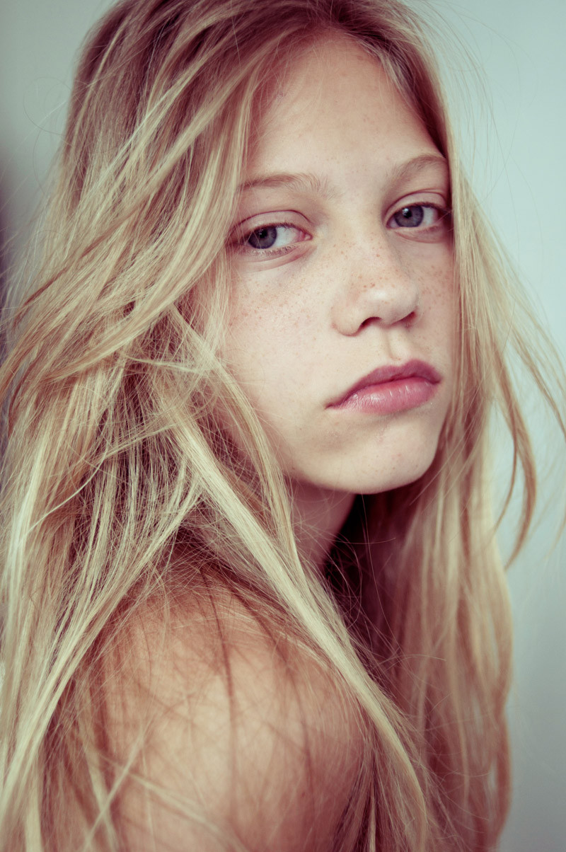 Photo of model Laura Schellenberg - ID 384000