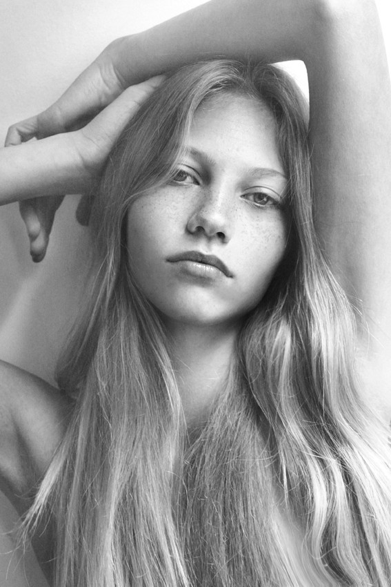 Photo of model Laura Schellenberg - ID 384005