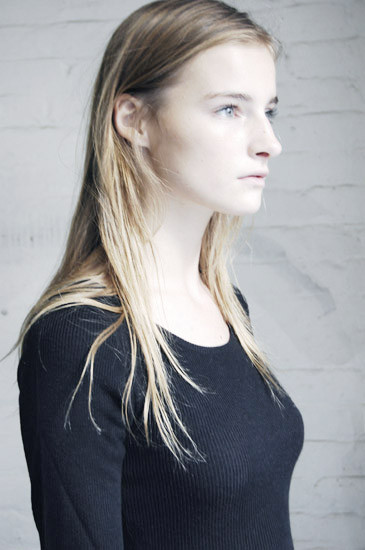 Photo of model Marine Van Outryve - ID 385562