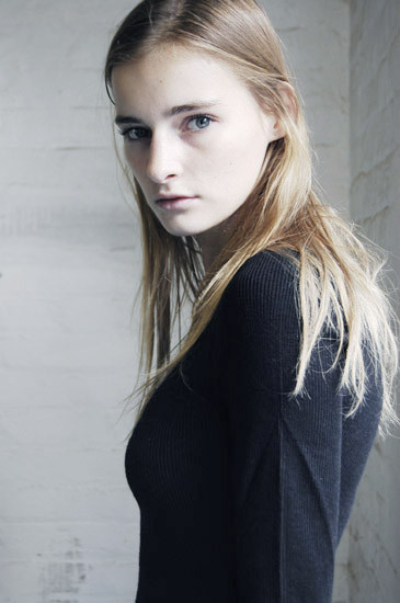 Photo of model Marine Van Outryve - ID 385564