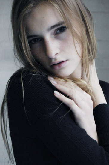 Photo of model Marine Van Outryve - ID 385576