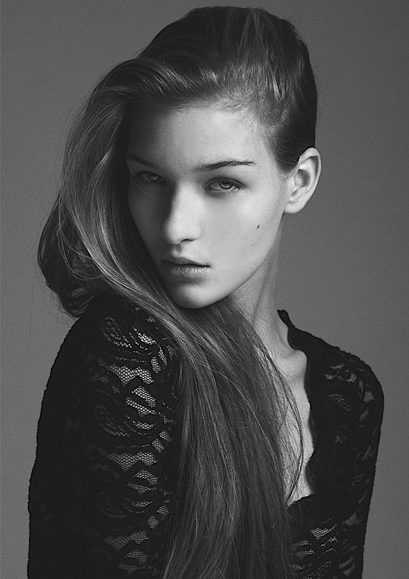 Photo of model Elena Bartels - ID 403891