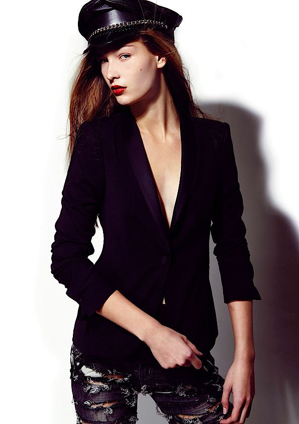 Photo of model Elena Bartels - ID 403892