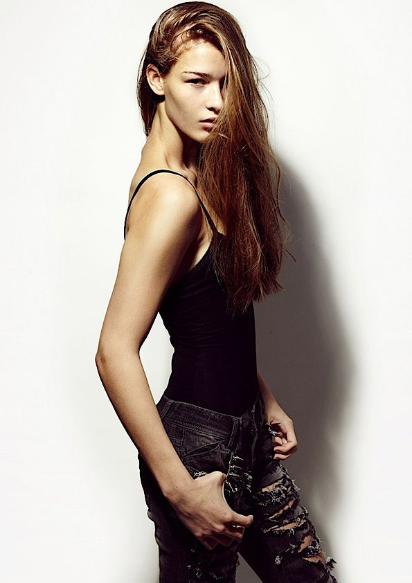 Photo of model Elena Bartels - ID 403898
