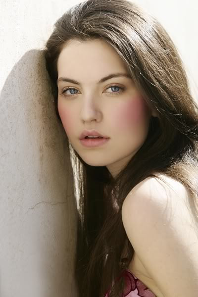 Photo of model Isla Dowling - ID 390585