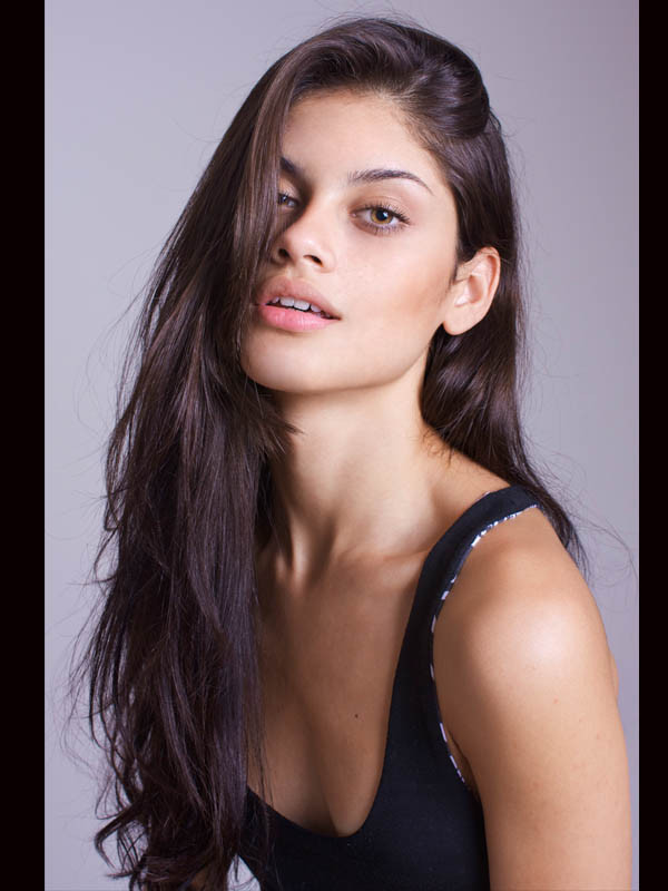 Photo of model Lini Kennedy Oliveira - ID 389566