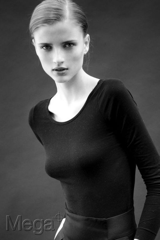 Photo of model Hannah Kern - ID 390885
