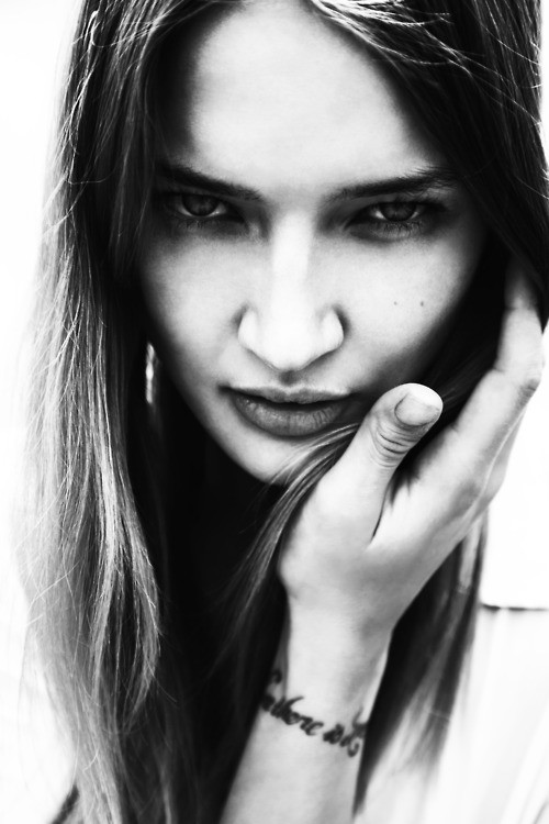 Photo of model Laura-Jade Alexander-Breton - ID 413813