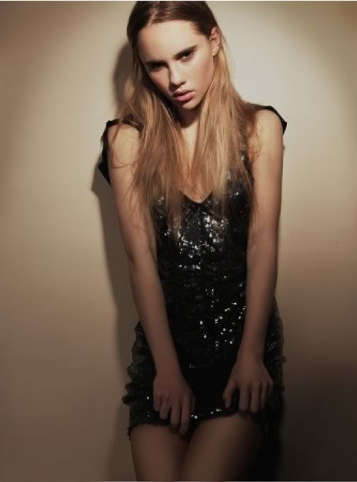 Photo of model Suki Alice Waterhouse - ID 393475