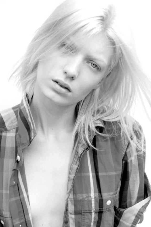 Photo of model Aline Thiel - ID 413688