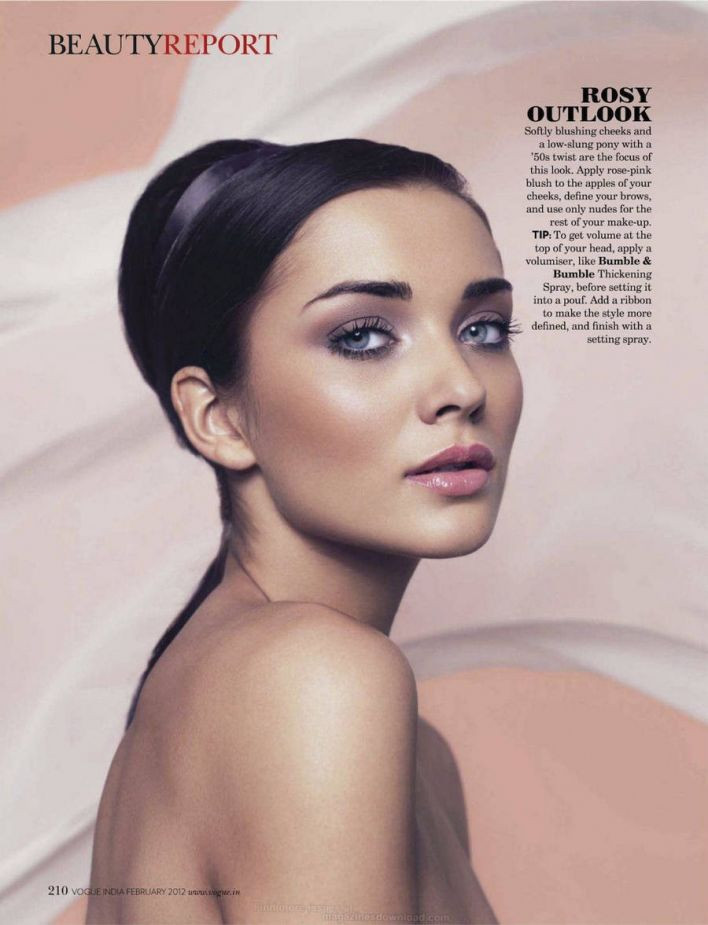 Photo of model Amy Jackson - ID 410495