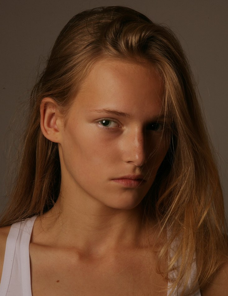 Photo of model Sophia Valen - ID 398930