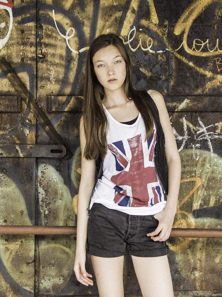 Photo of model Yumi Lambert - ID 400192