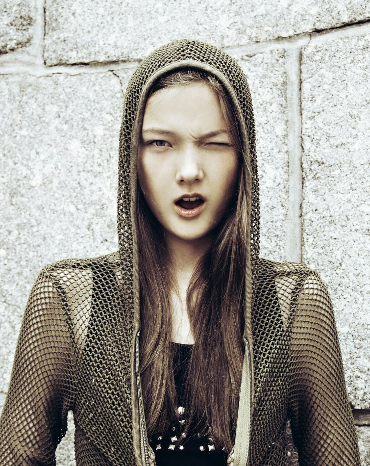 Photo of model Yumi Lambert - ID 400205