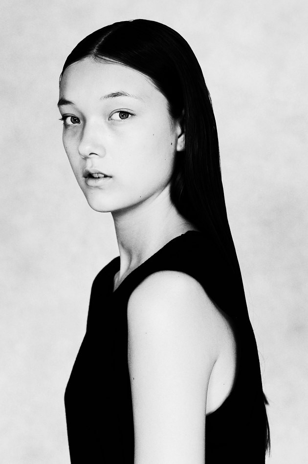 Photo of model Yumi Lambert - ID 400214