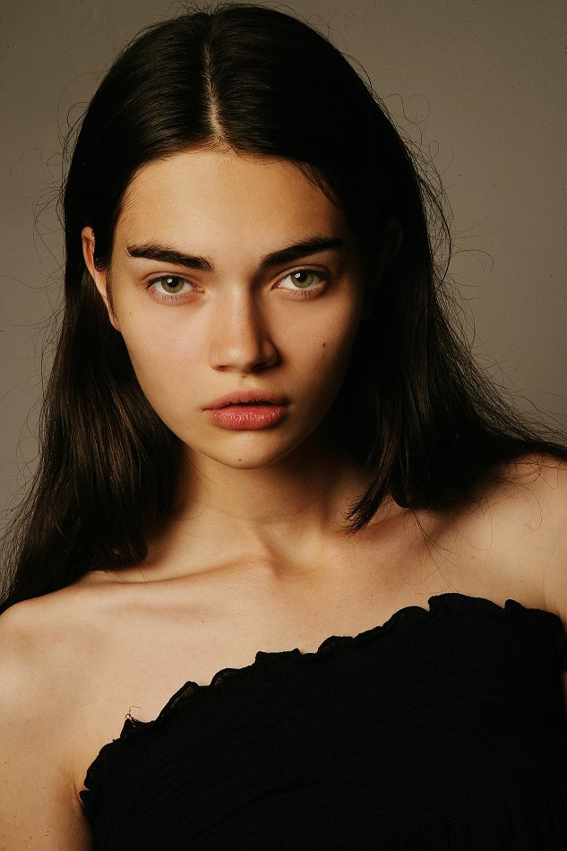 Photo of model Antonina Vasylchenko - ID 400523