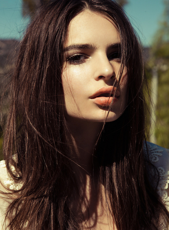 Photo of model Emily Ratajkowski - ID 431508