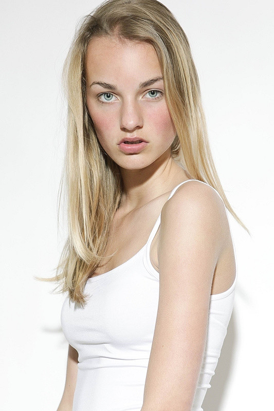 Photo of model Maartje Verhoef - ID 402724