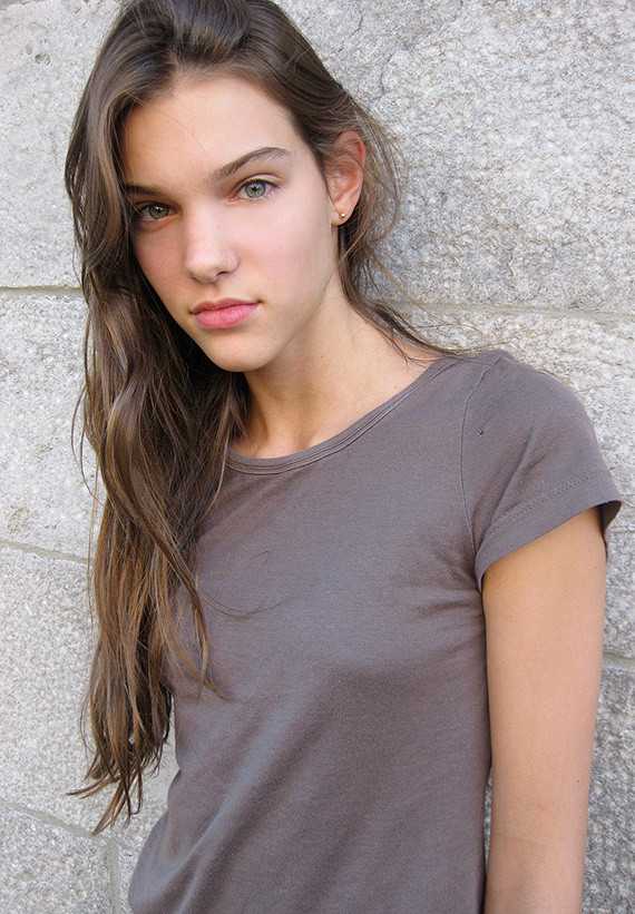 Photo of model Charlotte Cardin-Goyer - ID 403603