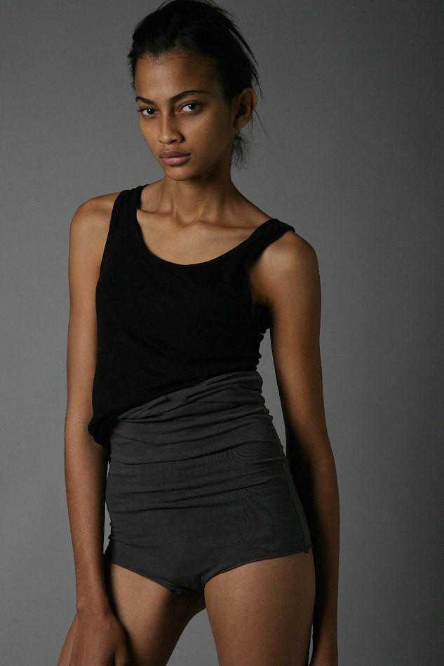 Photo of model Enyelisa de la Rosa - ID 403883