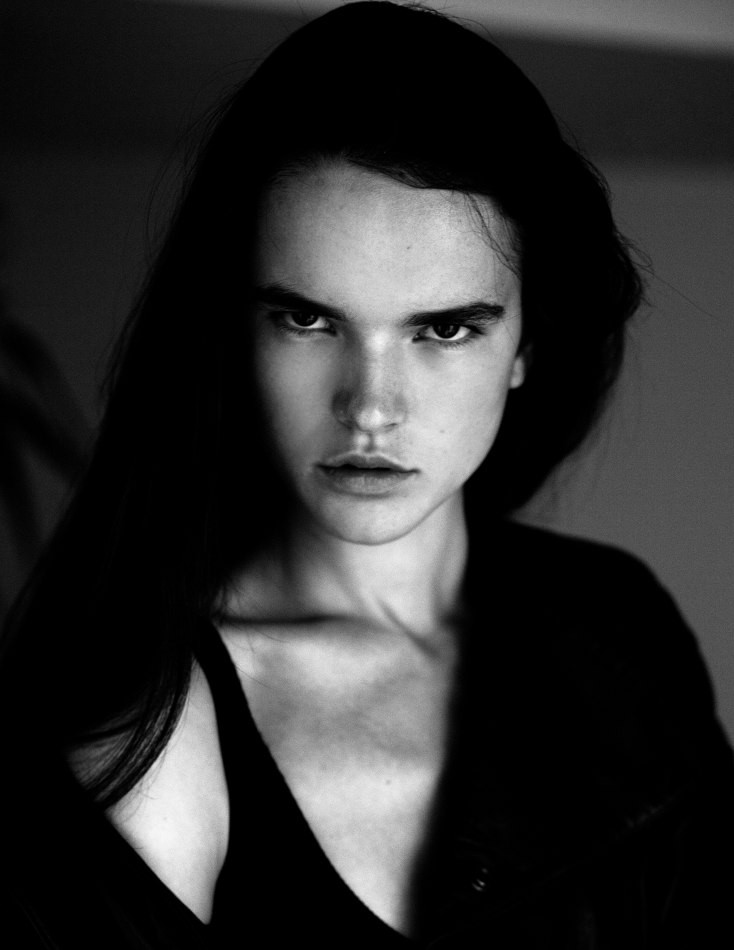 Photo of model Zoe Colivas - ID 406457
