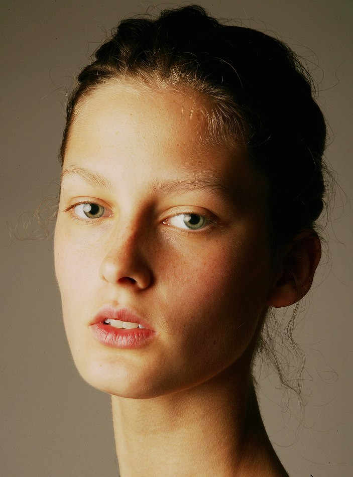 Photo of model Nora Lony - ID 408152