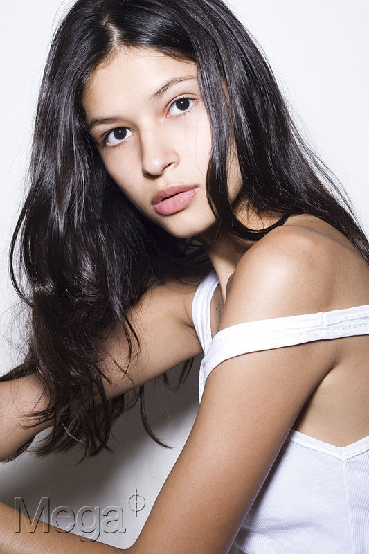 Photo of model Rebeca Prado - ID 417868