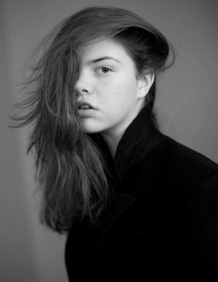Photo of model Julia Poncin - ID 414669