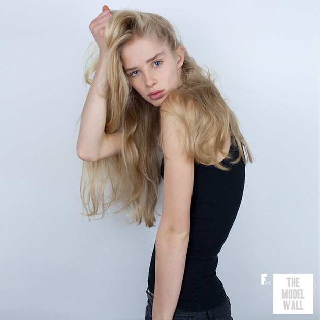 Photo of model Sara Lucassen - ID 415471