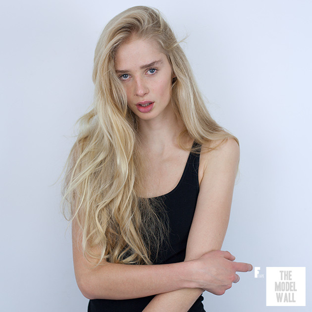 Photo of model Sara Lucassen - ID 415473