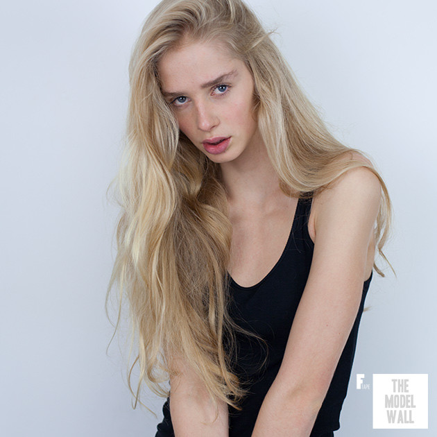 Photo of model Sara Lucassen - ID 415474