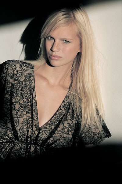 Photo of model Nadine Leopold - ID 417811