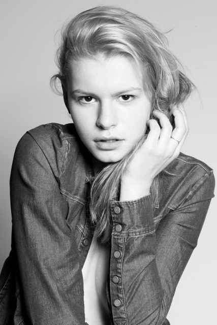 Photo of model Sarra Smirnova - ID 417934