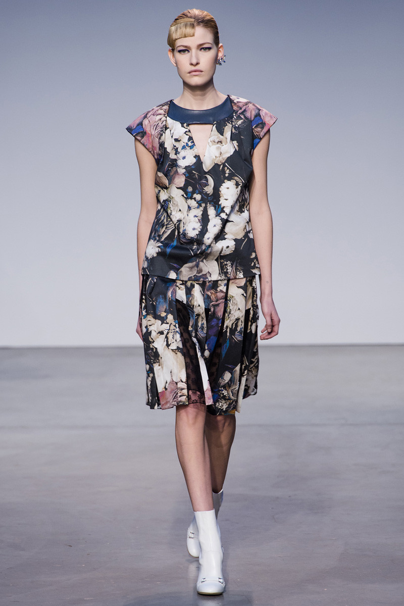 Photo of model Louise Parker - ID 418428