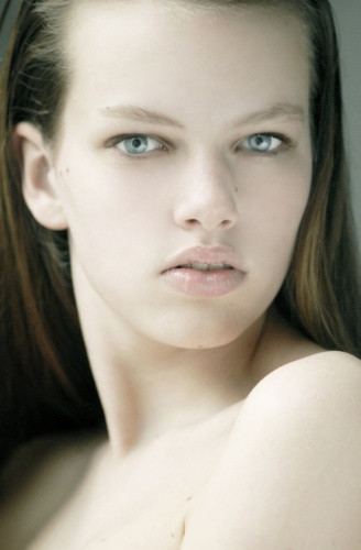 Photo of model Aniek van Damme - ID 423159