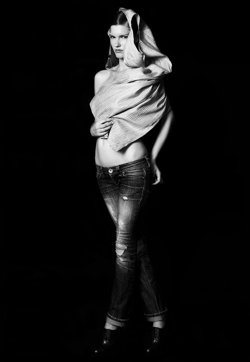 Photo of model Erin Macdonald - ID 421778