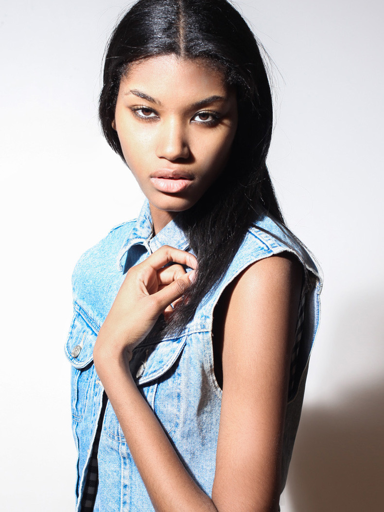 Photo of model Miyanda Jacobs-Newton - ID 425027
