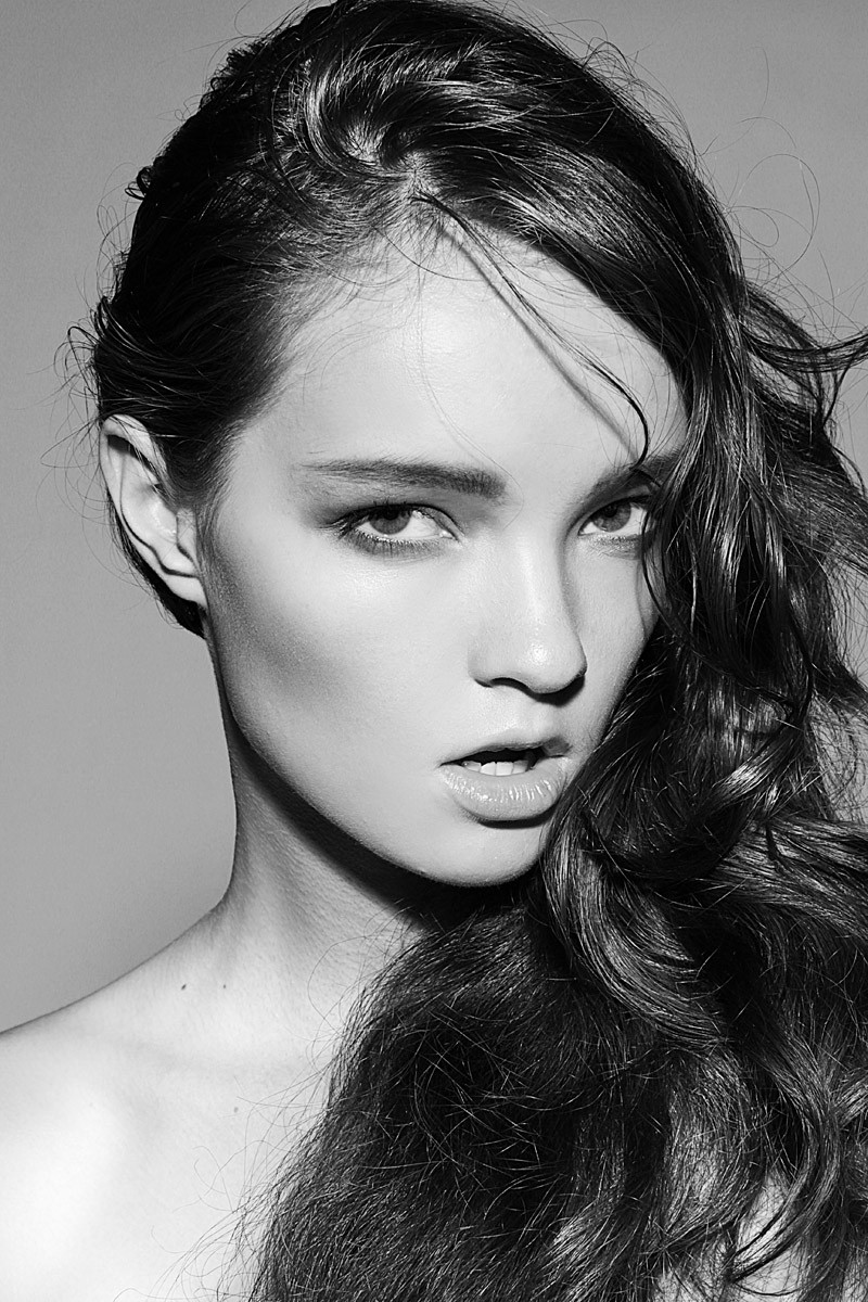 Photo of model Elena Sartison - ID 423171