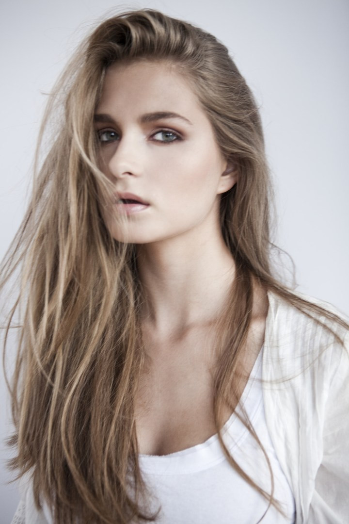 Photo of model Caroline Debruhl  - ID 422790