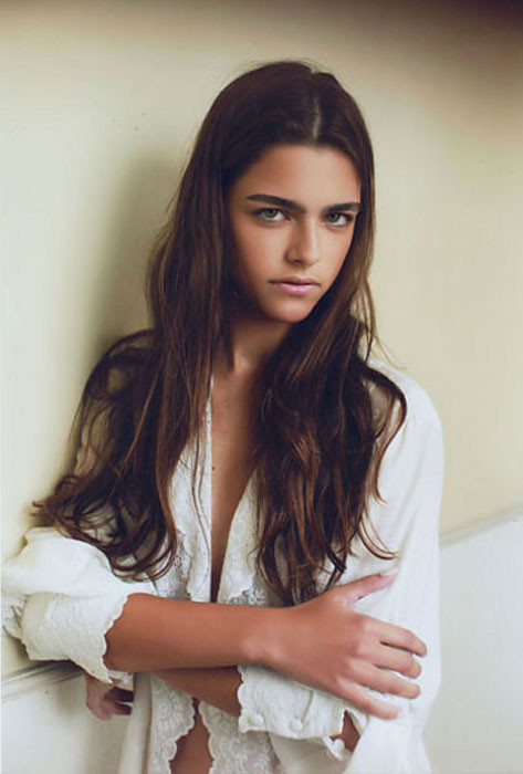 Photo of model Julia Barcelos - ID 424444