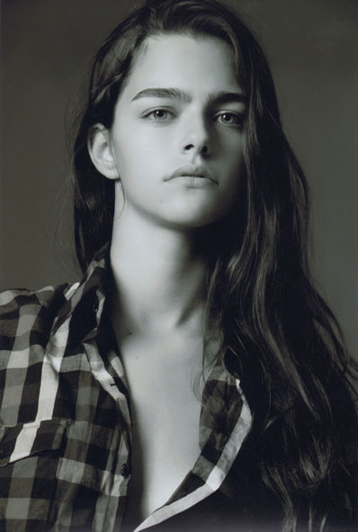 Photo of model Julia Barcelos - ID 424450