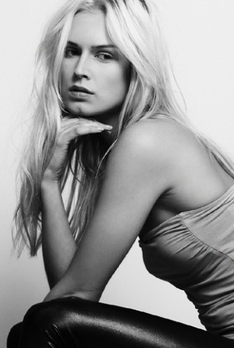 Photo of model Ellen Scholten - ID 427025