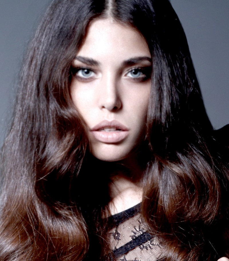 Photo of model Laura Diviu Navarro - ID 439146